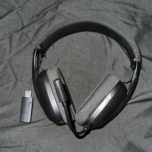 Black Wireless Headset with USB Adapter
